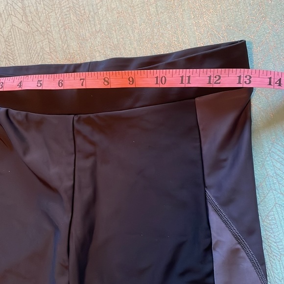 Women’s swim or athletic trunks size M black with gray on sides. New. Quick dry - Picture 4 of 11